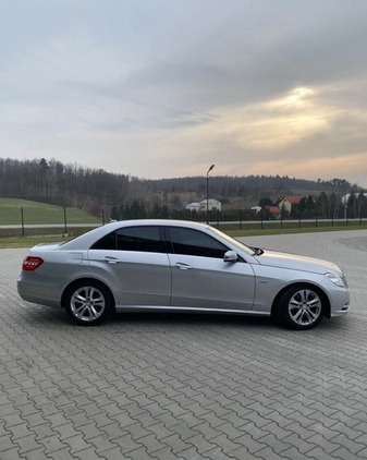 Mercedes-Benz Klasa E cena 49500 przebieg: 283000, rok produkcji 2009 z Kisielice małe 277